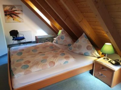 Schlafzimmer 1 mit Doppelbett