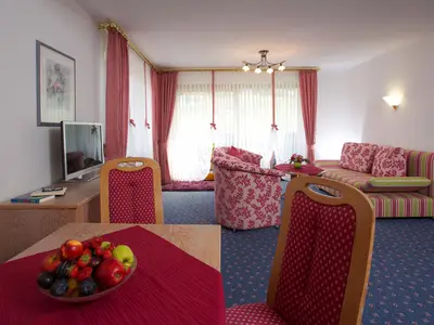 Photo, INSIDE, OUTSIDE