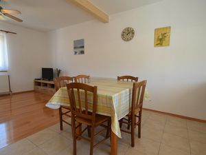 23934274-Ferienwohnung-4-Bajčići-300x225-3