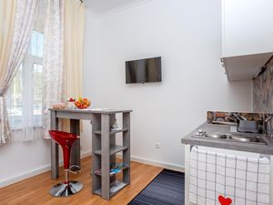 24003636-Ferienwohnung-2-Bakar-300x225-1