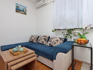 23932258-Ferienwohnung-4-Bakar-300x225-2