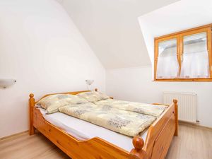 23772408-Ferienwohnung-4-Balatomáriafürdö-300x225-5