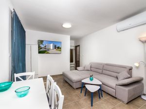 23868467-Ferienwohnung-4-Balatomáriafürdö-300x225-2