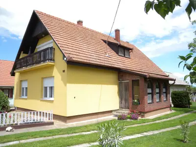 Ferienwohnung für 4 Personen (76 m²) in Balatonberény 1/10