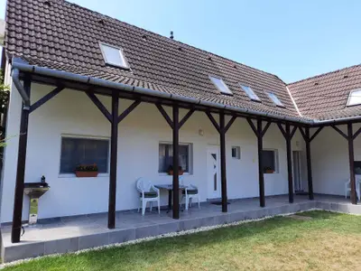 Ferienwohnung für 5 Personen (90 m²) in Balatonboglár 1/10