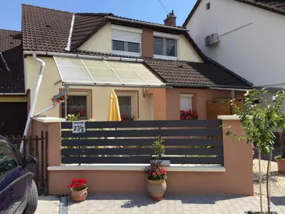 Ferienwohnung für 8 Personen (120 m²) in Balatonkenese 2/10
