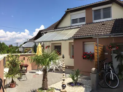 Ferienwohnung für 8 Personen (120 m²) in Balatonkenese 1/10