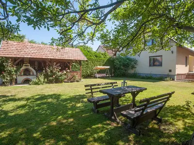 Ferienwohnung für 8 Personen (90 m²) in Balatonkeresztúr 5/10