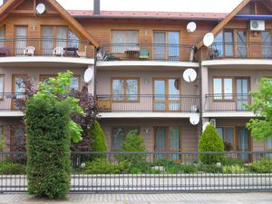 23779048-Ferienwohnung-3-Balatonlelle-300x225-3