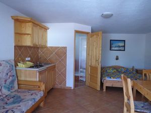 22178241-Ferienwohnung-4-Balatonlelle-300x225-3