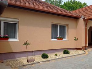 23768829-Ferienwohnung-6-Balatonlelle-300x225-3