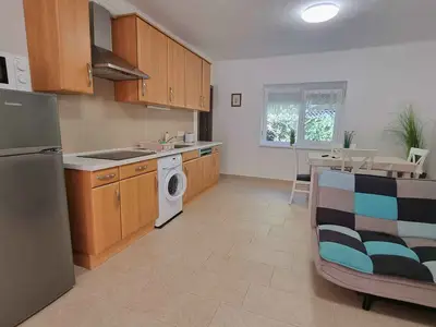 Ferienwohnung für 5 Personen (60 m²) in Balatonlelle 1/10