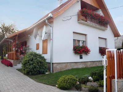 Ferienwohnung für 6 Personen (60 m²) in Balatonlelle 1/10