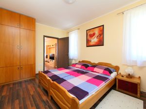 23842822-Ferienwohnung-6-Balatonszemes-300x225-3