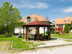 23868056-Ferienwohnung-5-Balatonőszöd-300x225-3