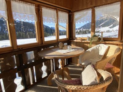 Kleiner Balkon zum Entspannen