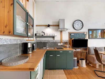 KITCHEN, INSIDE
