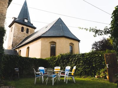 Von außen uneinsehbarer Garten