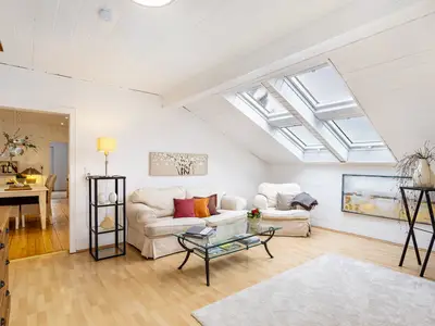 Photo, INSIDE, OUTSIDE