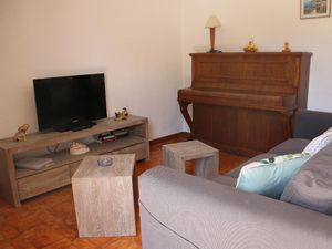 23042957-Ferienwohnung-4-Bandol-300x225-1