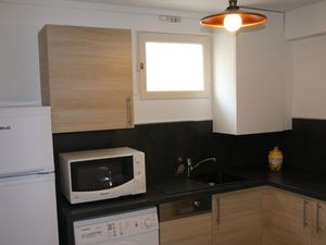 23042957-Ferienwohnung-4-Bandol-300x225-3