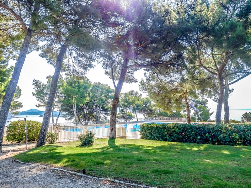 23842689-Ferienwohnung-4-Bandol-800x600-0