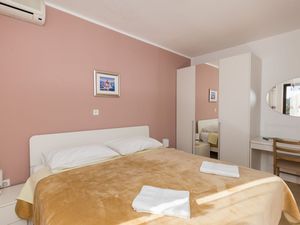 24057817-Ferienwohnung-2-Banici-300x225-5