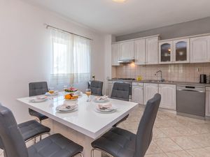 23765655-Ferienwohnung-8-Banjevci-300x225-4