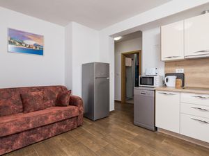 23749142-Ferienwohnung-5-Banjol-300x225-2