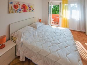 23758517-Ferienwohnung-2-Banjol-300x225-5