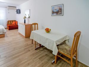 23758523-Ferienwohnung-2-Banjol-300x225-4