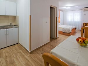 23758523-Ferienwohnung-2-Banjol-300x225-5