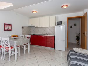 24001812-Ferienwohnung-4-Banjol-300x225-3