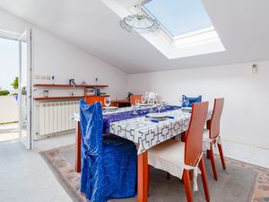 19127005-Ferienwohnung-5-Banjol-300x225-3