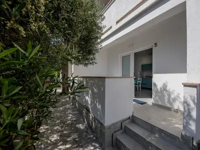 Ferienwohnung für 3 Personen (25 m²) in Banjol 1/10