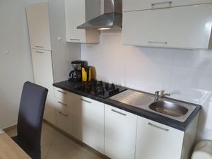 22447707-Ferienwohnung-4-Banjole-300x225-5