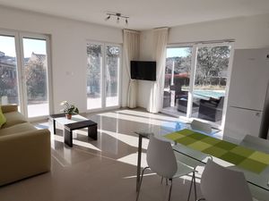 22334545-Ferienwohnung-4-Banjole-300x225-0