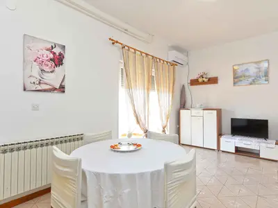 Ferienwohnung für 4 Personen (66 m²) in Banjole 1/10