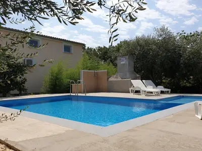 PoolOfHouse