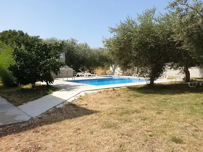 PoolOfHouse