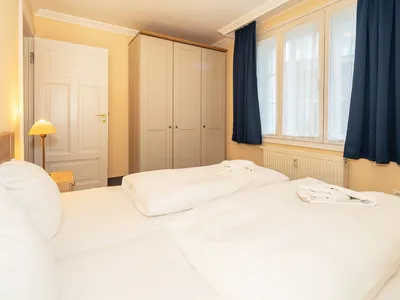 Schlafzimmer mit Doppelbett