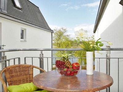 Balkon mit Gartenmöbeln