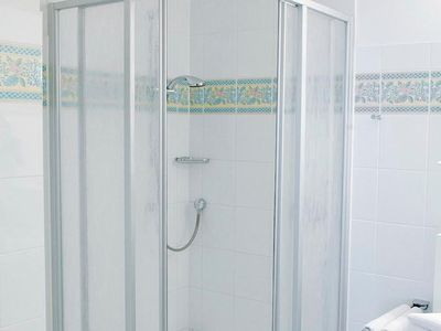 Badezimmer mit Dusche