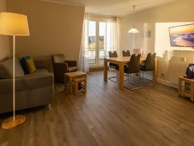 Wohn-Essbereich mit Couch