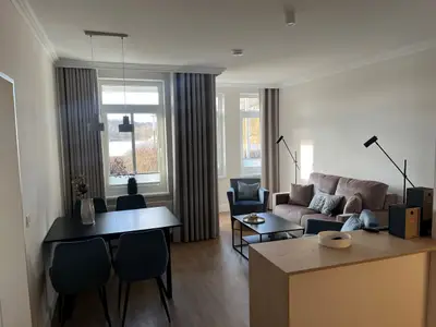 Wohn-Essbereich mit Esstisch