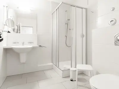 Badezimmer mit Dusche