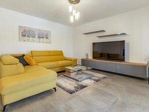 23736690-Ferienwohnung-6-Barban-300x225-3