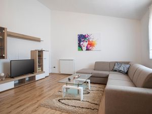 23736847-Ferienwohnung-6-Barban-300x225-3