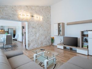 23736847-Ferienwohnung-6-Barban-300x225-4