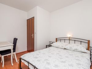 23743926-Ferienwohnung-2-Barbat Na Rabu-300x225-4